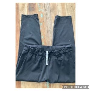 Lululemon On The Fly - size 12